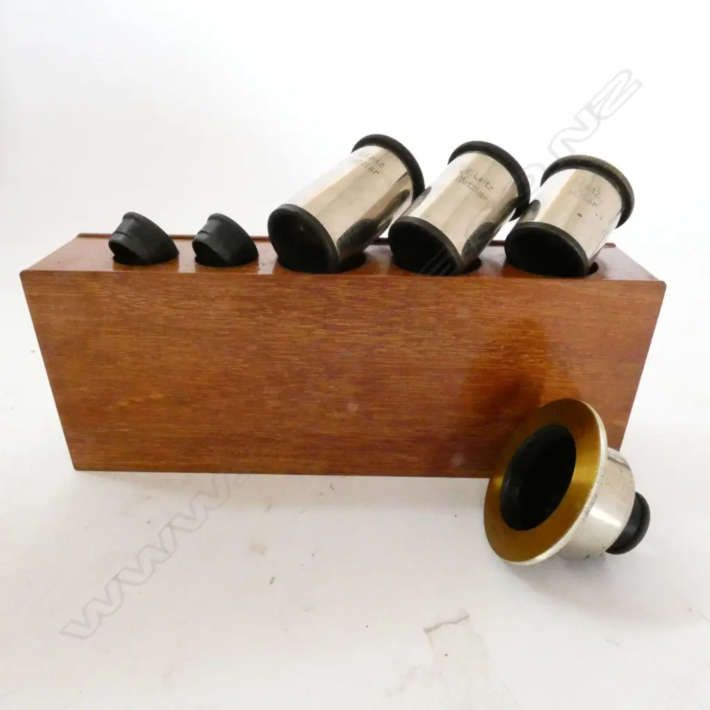 LEITZ, WETZLER MONOCULAR COMPOUND MICROSCOPE, No.95907, c.1907, BLACK & LACQUERED BRASS... Image 1++
